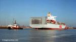 ID 6975 OOCL NETHERLANDS (1997/66086grt/IMO 9143075) berths in Southampton, England on her maiden voyage.